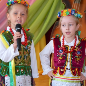 pokaż obrazek - Gminny Konkurs Piosenki Dziecięcej pt. „Folklorystyczne perełki”