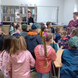 pokaż obrazek - Przedszkolaki z PP w Maniowie z wizytą w bibliotece'6.05.2022