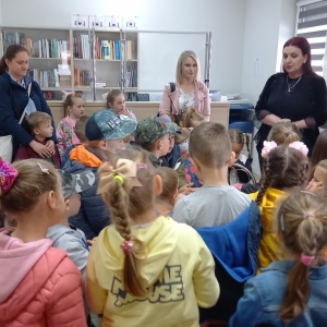 pokaż obrazek - Przedszkolaki z PP w Maniowie z wizytą w bibliotece'6.05.2022
