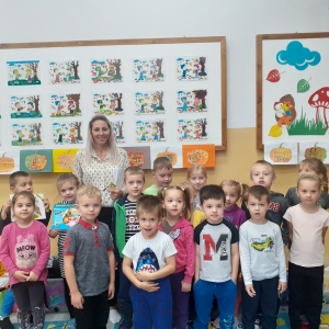 pokaż obrazek - Odwiedziny w przedszkolach w Zabrniu i POMie '19-20.10.2022r.