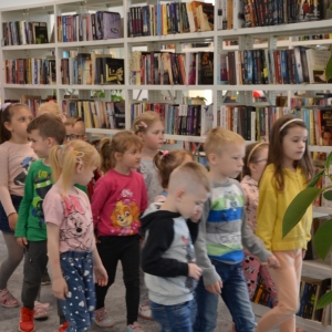 pokaż obrazek - Wizyta przedszkolaków w ramach Tygodnia Bibliotek '10.05.2023