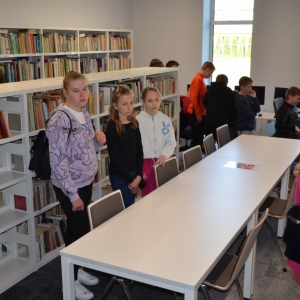pokaż obrazek - Młodzież z ZS-P w Radwanie gościnnie w bibliotece '12.05.2023
